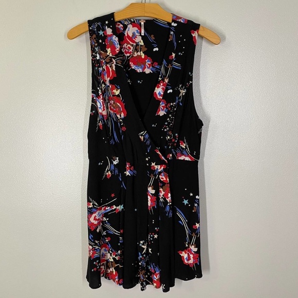 🆕 Free People Sleeveless Black Tunic Top with Floral Print. NWT - Picture 4 of 11